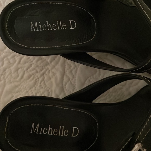 Shoes - Picture 5 of 6